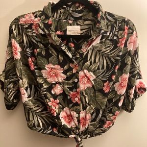 American Eagle cropped Blouse